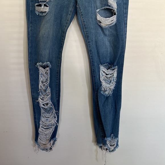 Distressed Jeans - Picture 3 of 9